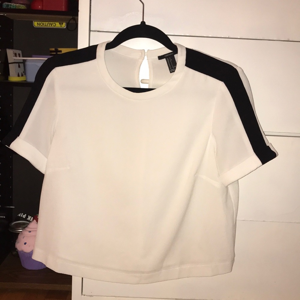 Forever 21 dressy T-shirt
